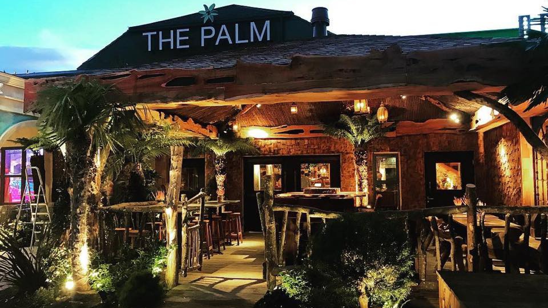 The Palm Exterior