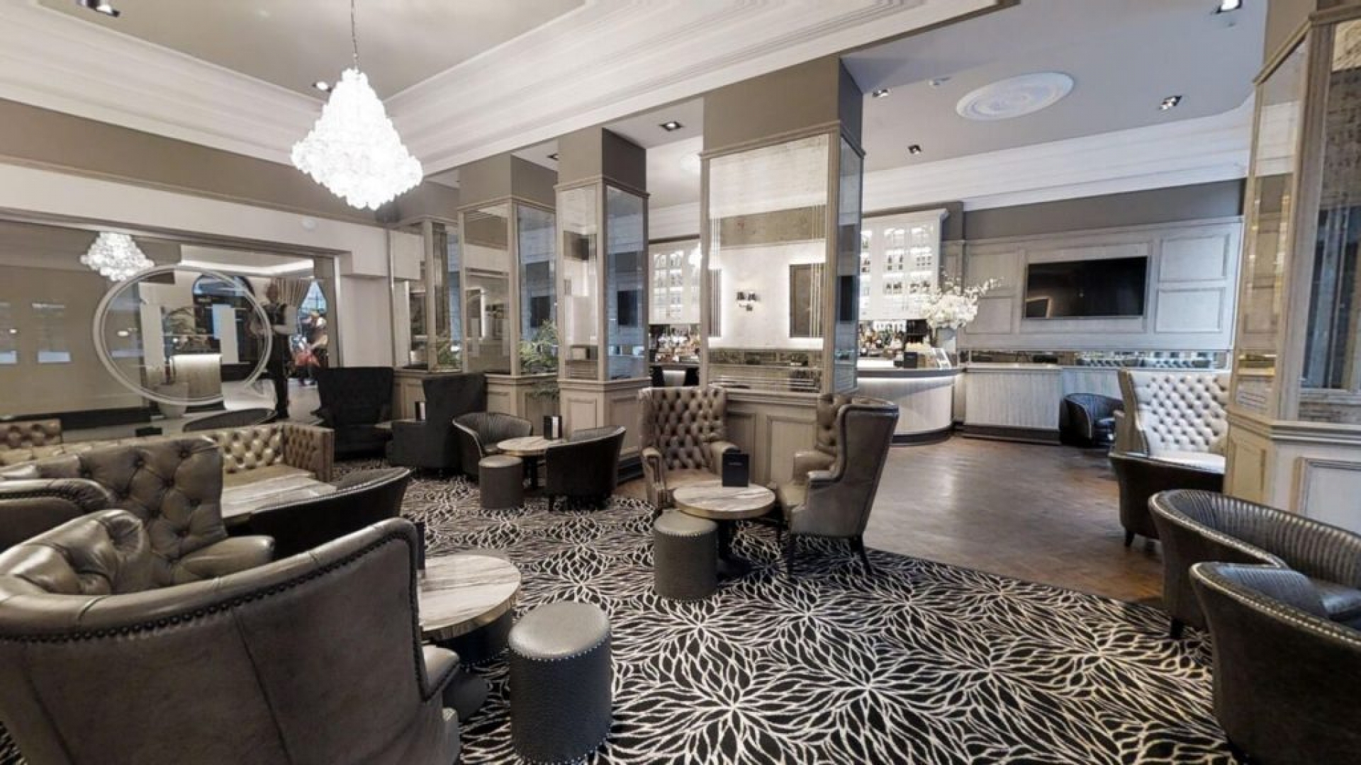 Bar and Lounge at The Hudson